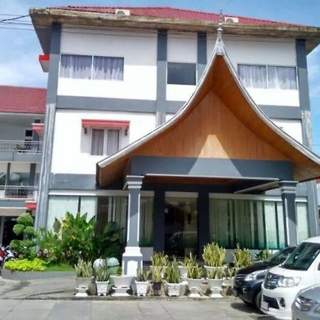 Edotel Minangkabau Padang  Buitenkant foto