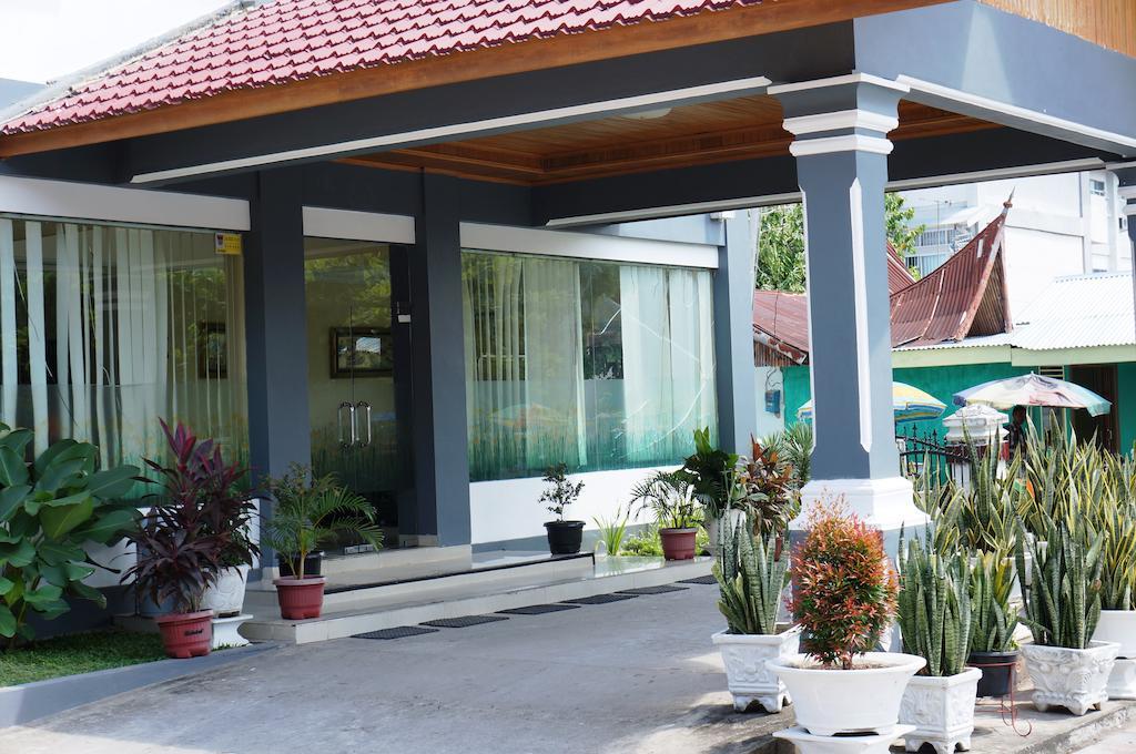 Edotel Minangkabau Padang  Buitenkant foto