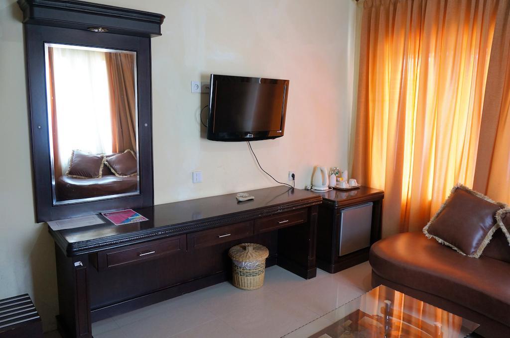 Edotel Minangkabau Padang  Kamer foto