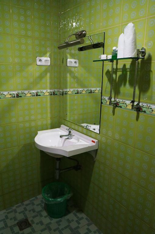 Edotel Minangkabau Padang  Kamer foto