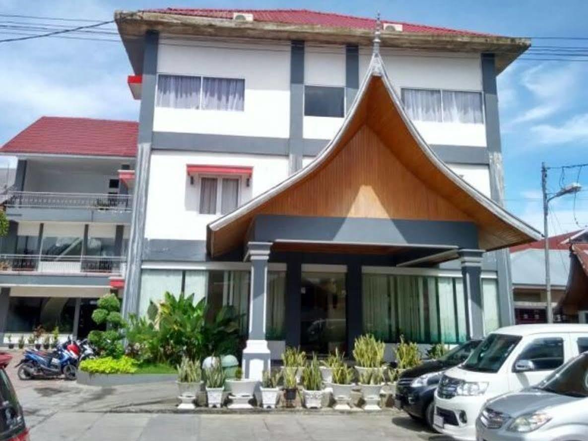 Edotel Minangkabau Padang  Buitenkant foto