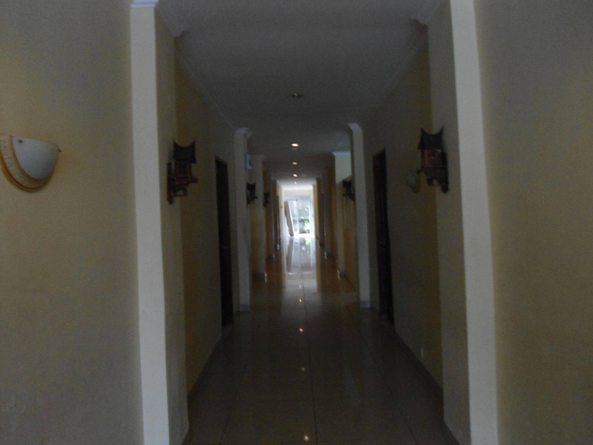 Edotel Minangkabau Padang  Buitenkant foto